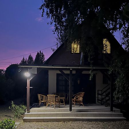 Aranypart Vendégház - Tiszakécske Exterior foto